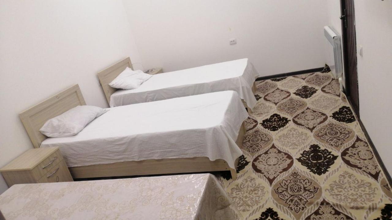 Hotel Nehal Kamal Tasken Kültér fotó