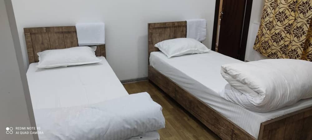 Hotel Nehal Kamal Tasken Kültér fotó
